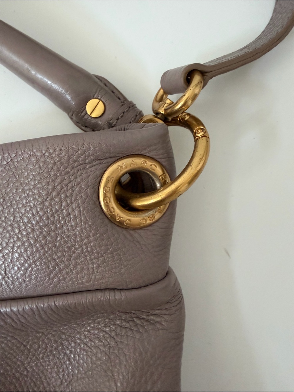 Marc Jacobs Standard Supply Pebbled Leather Hobo Bag in Taupe/Purple-Gray - Picture 6 of 10